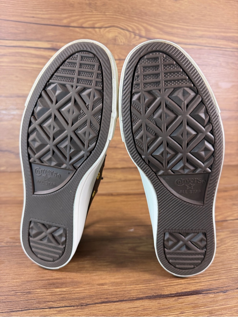 Converse‎ ‘Frilly’ Leather Low Top Sneakers Women’s Size 9 Shoes - Picture 9 of 10